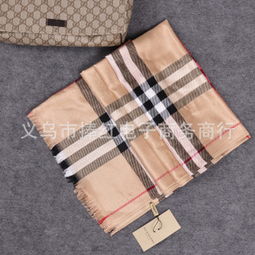 捧紅圍巾 保暖與時尚的完美結合