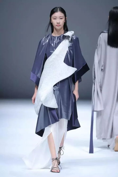 當(dāng)傳統(tǒng)遇見未來 傳統(tǒng)色彩與工藝在現(xiàn)代服裝設(shè)計中的創(chuàng)新應(yīng)用